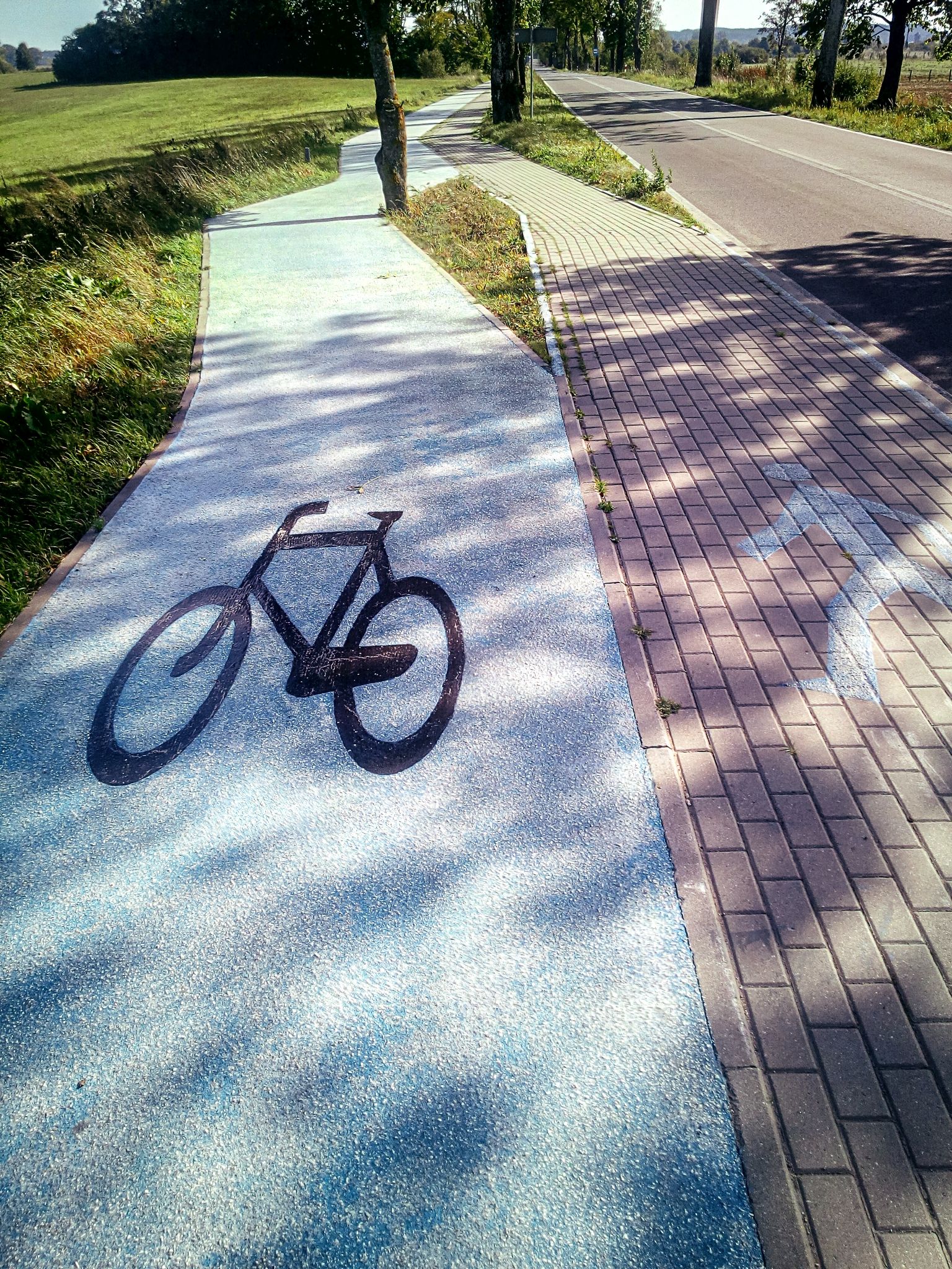 Świecąca ścieżka rowerowa