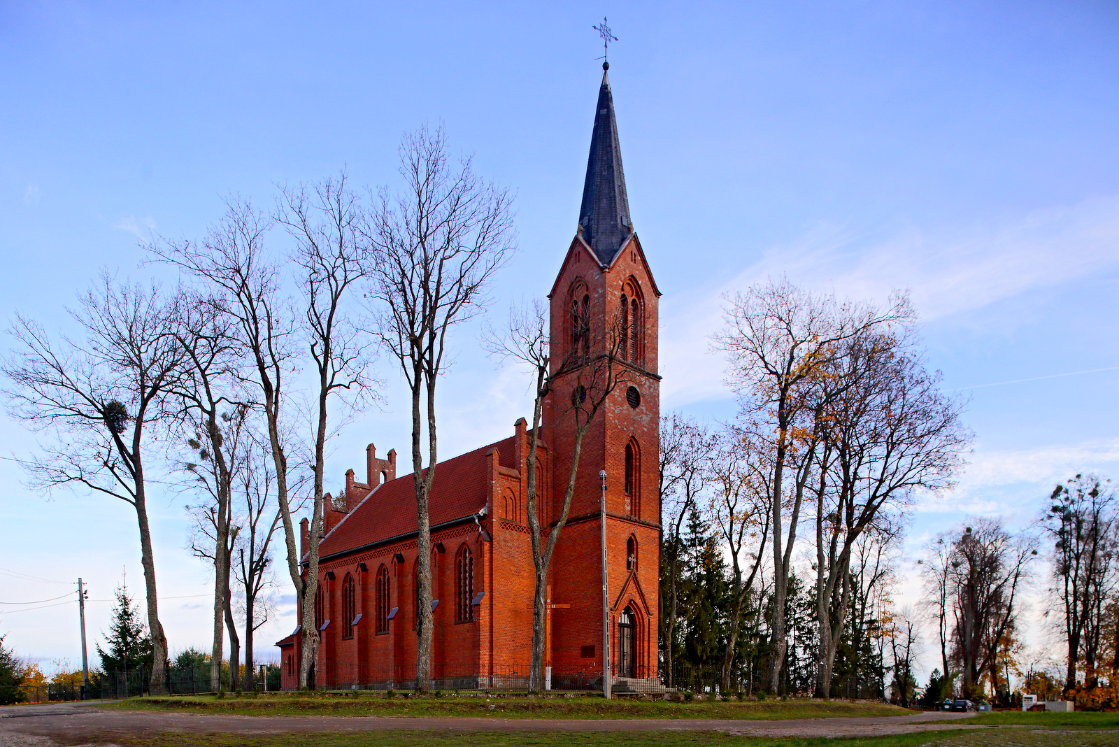 Kościół pw. Najświętszej Trójcy w Dźwierzutach