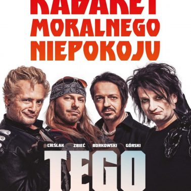 Zdjęcie - plakat zapraszający na występ Kabaretu Moralnego Niepokoju. Na plakacie czterech członków Kabaretu ubranych i ucharakteryzowanych na jako faceci o mocnych charakterach.