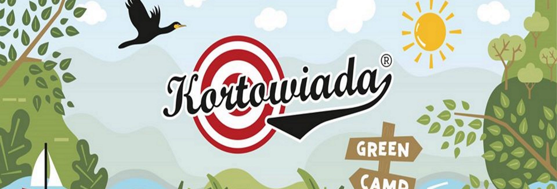Plakat - zdjęcie zapraszające na Festiwal Studencki Kortowiada 2020. Plakat graficzny, który przedstawia elementy jeziora, zielonej wyspy i roślinności a na tym tle widać słońce, lecącego ptaka oraz małą łódkę. Po środku napis Kortowiada.