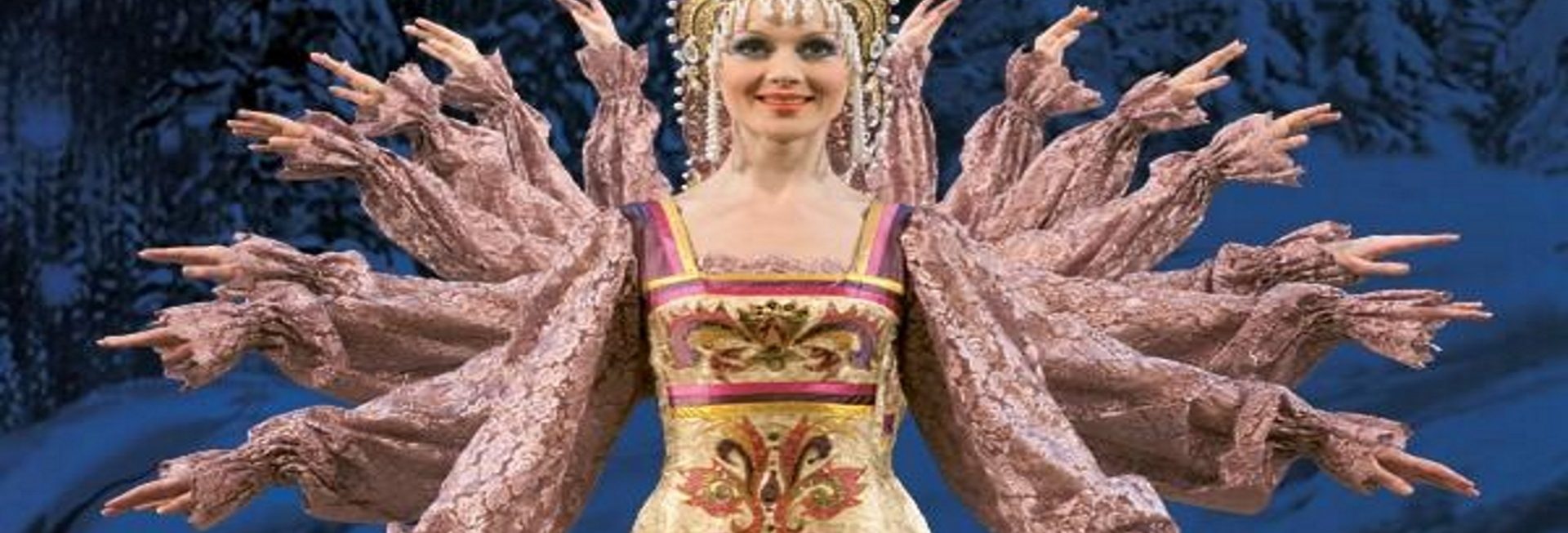 Zdjęcie z występu Rosyjskiego Baletu Syberia. Na zdjęciu artystka w trakcie przedstawienia  