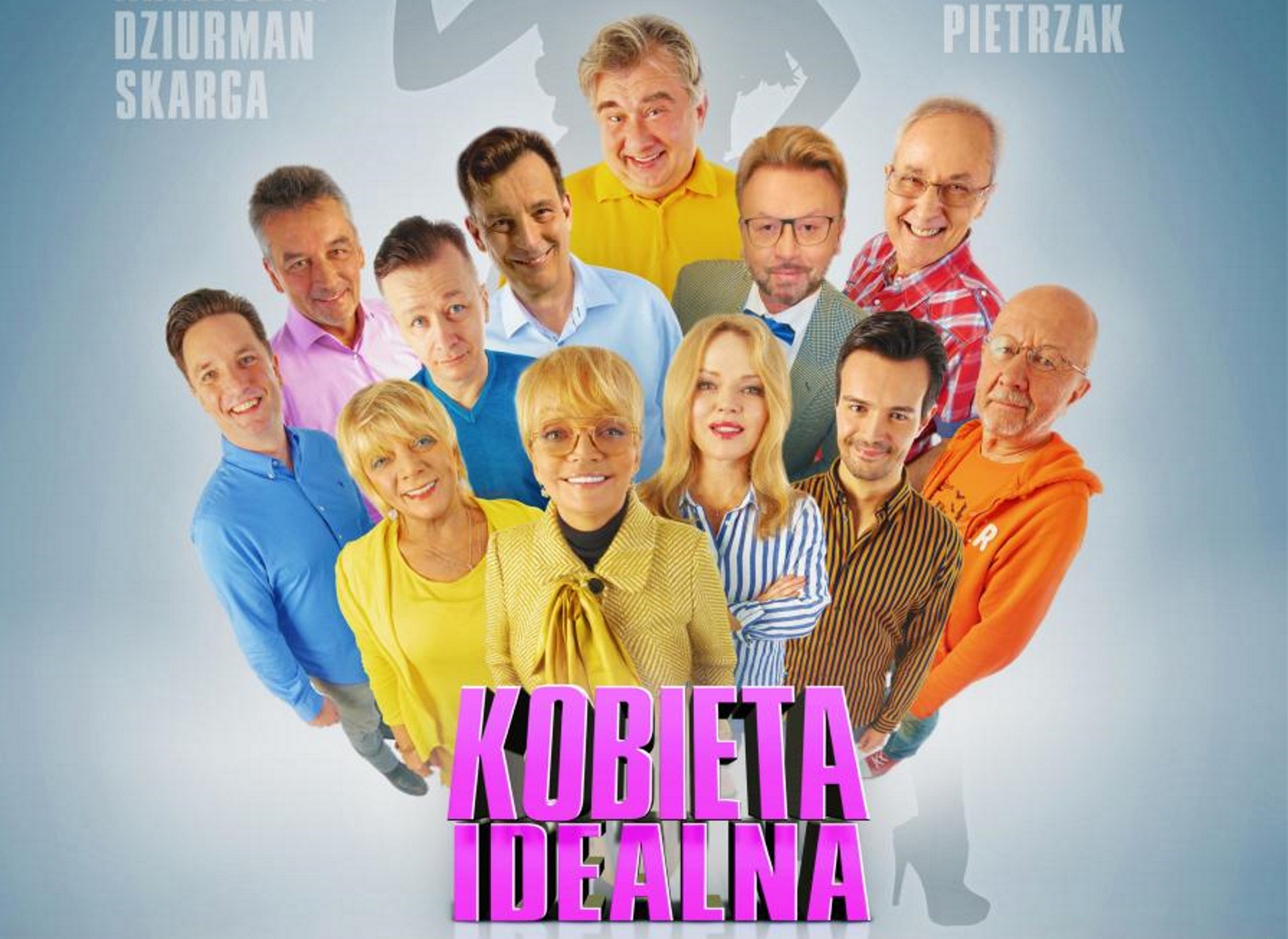 Zdjęcie - plakat na którym widoczni są wszyscy aktorzy występujący w spektaklu teatralnym, Kobieta Idealna w Ostródzie. 