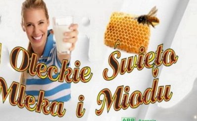 Zdjęcie zapraszające do Olecka na cykliczna imprezę 6. edycję Oleckiego Święta Mleka i Miodu - Olecko 2020. Na zdjęciu kobieta trzymająca szklankę mleka, napis Oleckie Święto Mleka i Miodu oraz lecąca pszczoła.