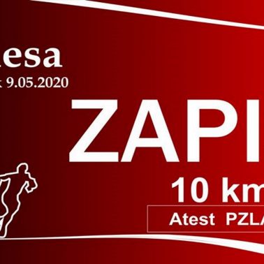Plakat zapraszający do uczestnictwa w 15 edycji Biegu Filipidesa - Pasłęk 2020. Plakat graficzny tło czerwone z napisami, zapraszającymi do zapisania się do biegu.