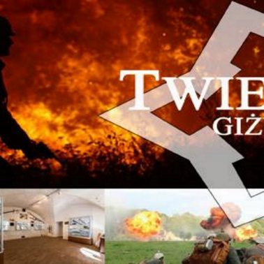 Plakat zapraszający do Giżycka na 7. edycję Noc Muzeów w Twierdzy Boyen 2020. Na plakacie zdjęcia z wnętrza Twierdzy Boyen oraz dwa zdjęcia przedstawiające bitewne inscenizacje.