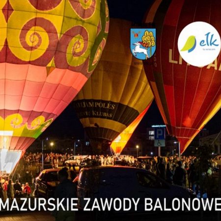 Zdjęcie przedstawia balony przygotowane do wylotupodczas imprezy nocnej w Ełku. 