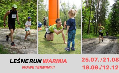 Plakat zapraszający do Rusi na zawody biegowe Leśne Run Warmia Ruś 2020. Na plakacie terminy biegów rozgrywanych w 2020 r. Plaka składa się z trzech zdjęć. Na pierwszym od lewej widzimy biegacza z kijkami i towarzyszącą mu małą dziewczynką. Na drugim biegacza na mecie, który przybija "piątkę" z dziewczynką a na trzecim tego samego biegacza podczas pokonywania trasy.