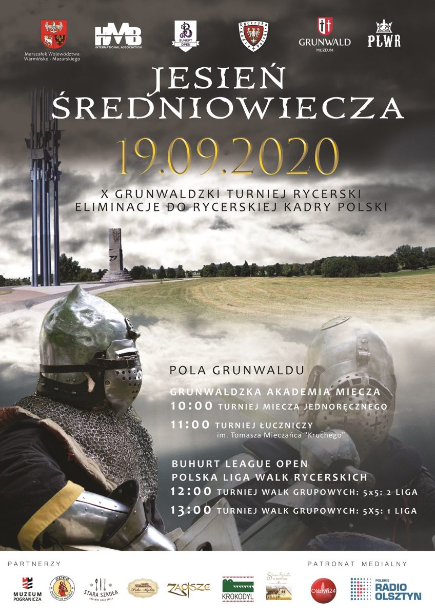 Plakat zapraszający na 10. edycję Grunwaldzkiego Turnieju Rycerskiego "Jesień Średniowiecza" - 2020. Na plakacie panorama Pól Grunwaldu, zdjęcie pomnika oraz dwie sylwetki rycerzy ubranych w zbroje.