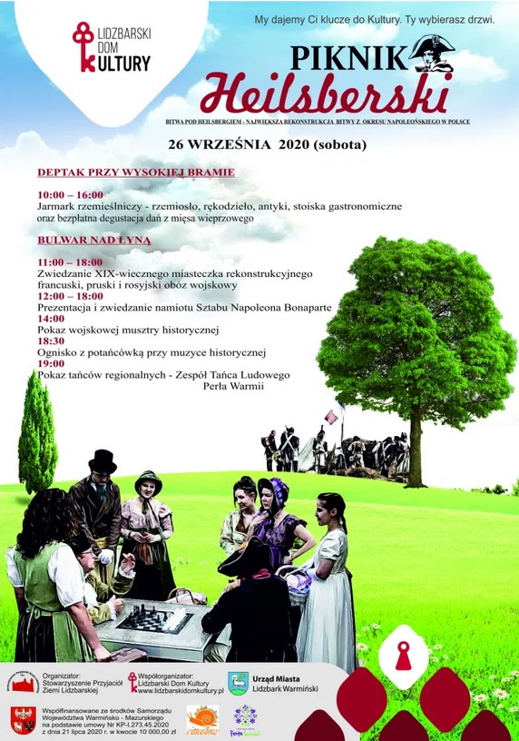 Plakat graficzny zapraszający na 26 września 2020 r. do Lidzbarka Warmińskiego na Piknik Helsberski. Na plakacie program imprezy oraz zdjęcie kilku osób ubranych w ówczesne stroje z epoki Napoleona.     