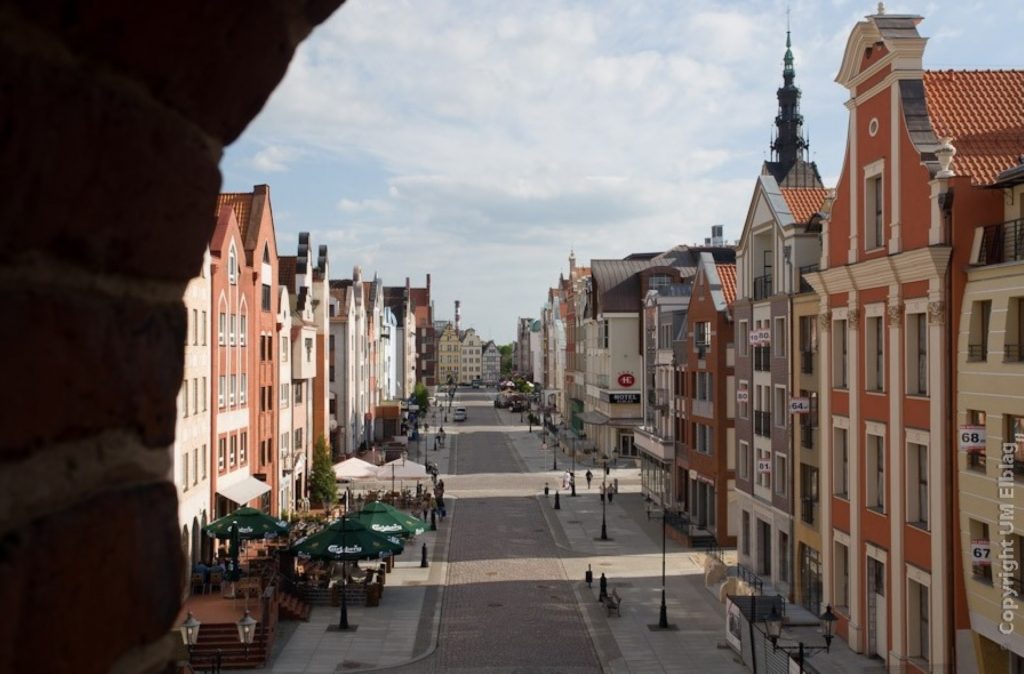 Panorama starówki Elbląga. Na zdjęciu budynki Starego Miasta - dreptak na starówce.   