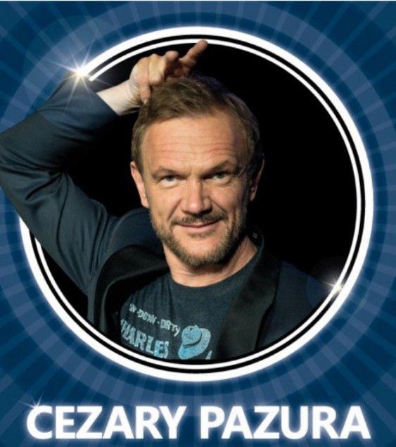 Zapraszamy do Węgorzewa na występ Cezarego Pazury „Wujek Czarek na żywo” – Węgorzewo 2021. Na zdjęciu artysta-aktor Cezary Pazura. 