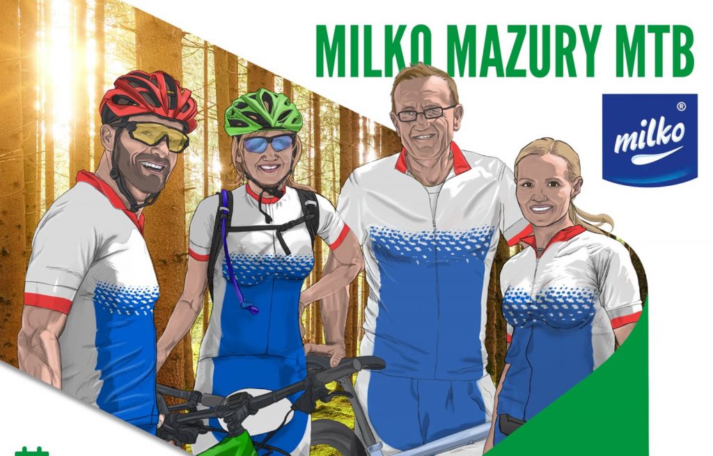 Plakat graficzny zapraszający do Iławy na 1 Etap wyścigu Milko Mazury MTB - Iława 2021 „Wyścig Pięciu Jezior”. Na plakacie w postaci graficznej cztery osoby, dwie kobiety i dwóch mężczyzn ubranych w sportowe stroje zapraszające na imprezę sportową.    