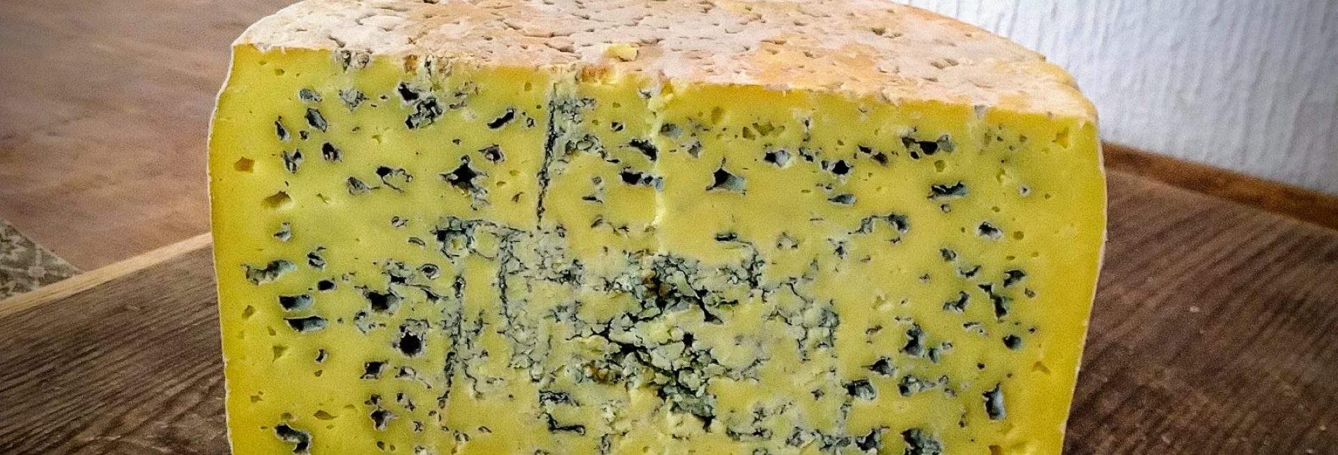 Na zdjęciu ser owczy typu fermier wyprodukowany w Ranczo Frontiera w Warpunach.   