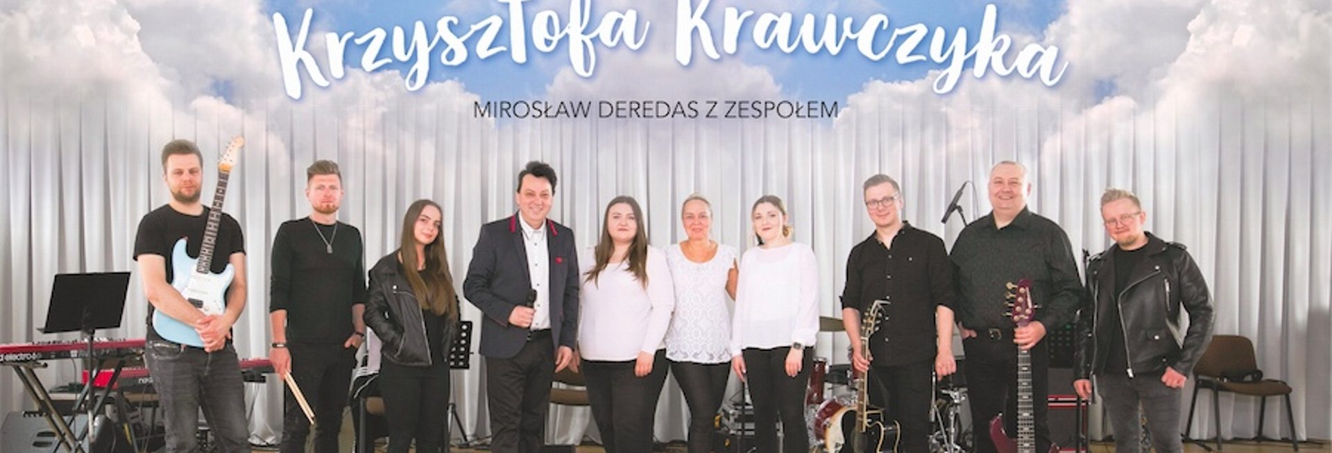 Plakat zapraszający do Kętrzyna na Koncert Covery Krzysztofa Krawczyka - Kętrzyn 2021. Na zdjęciu Mirosław Deredes z zespołem.
