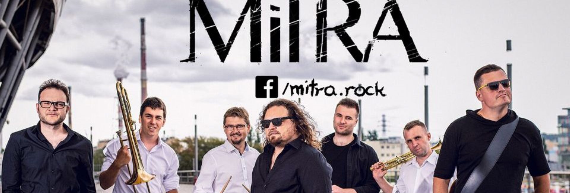 Zdjęcie zespołu Mitra. Występ w amfiteatrze w Wilkasach na imprezie Mazurski Rock - impreza coverowa z zespołem Mitra Wilkasy 2022.