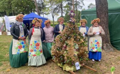 Zdjęcie zapraszające do Muzeum Budownictwa Ludowego w Olsztynku na Warmińsko-Mazurskie Dożynki Wojewódzkie Skansen Olsztynek. 