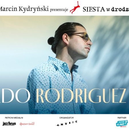 Plakat zapraszający w piątek 10 listopada 2023 r. do Ełku na koncert Alfredo Rodriguez Trio - SIESTA W DRODZE Ełk 2023.