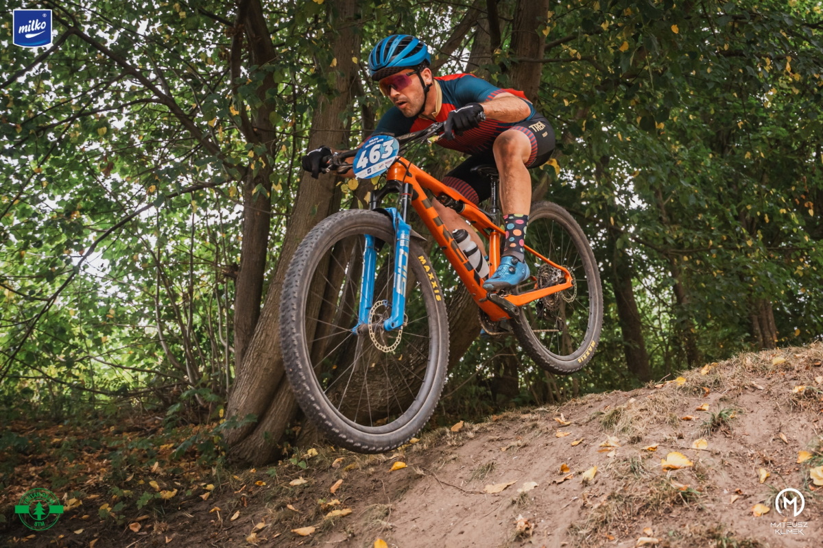 Zdjęcie zapraszające na zawody Łaciate Mazury MTB Ryn.    