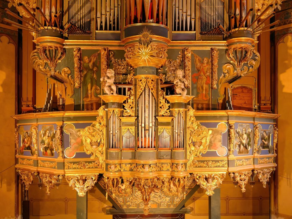 Zdjęcie zapraszające do Fromborka na kolejną edycję Międzynarodowego Festiwalu Muzyki Organowej Frombork.