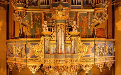 Zdjęcie zapraszające do Fromborka na kolejną edycję Międzynarodowego Festiwalu Muzyki Organowej Frombork.