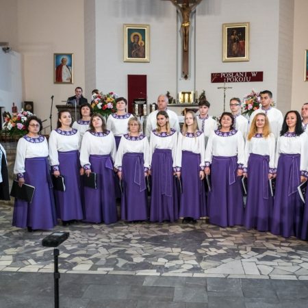 Zdjęcie zapraszające do Giżycka na kolejną edycję Międzynarodowego Koncertu Muzyki Cerkiewnej Giżycko. fot. www.gizycko.pl