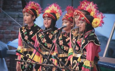Zdjęcie zapraszające do Olsztyna na kolejną edycję Międzynarodowych Dni Folkloru „WARMIA i MAZURY Olsztyn.