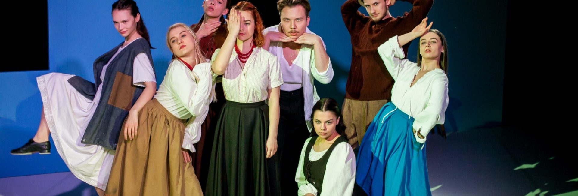 Zdjęcie zapraszające do Teatru Jaracza w Olsztynie na spektakl teatralny „Chłopaki” Teatr Jaracza Olsztyn.
