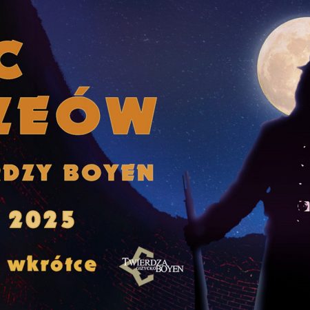 Plakat zapraszający w sobotę 17 maja 2025 r. do Giżycka na Noc Muzeów w Twierdzy Boyen Giżycko 2025.