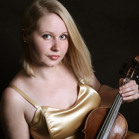 Zdjęcie zapraszające na w piątek 25 kwietnia 2025 r. do Olsztyna na Koncert Symfoniczny Filharmonia Olsztyn 2025.
