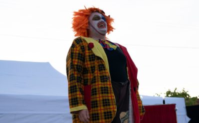 Zdjęcie zapraszające do Pasymia na coroczny Festiwal Sztuk Ulicznych "Jawa czy Sen" Pasym. 