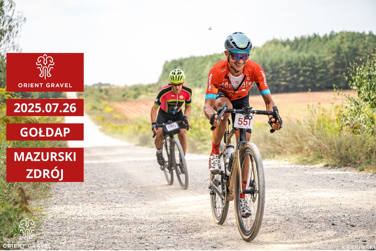 Plakat zapraszający w sobotę 26 lipca 2025 r. do Gołdapi na kolejną edycję imprezy sportowej Rajd Orient Gravel Gołdap 2025.