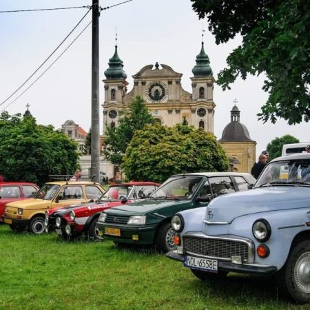 Zdjęcie zapraszające do miejscowości Krosno k. Ornety na kolejną edycję Krośnieńskiego Zlotu Samochodów Zabytkowych Krosno k. Ornety. 