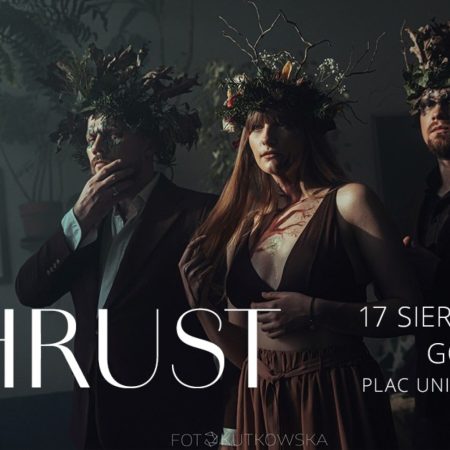 Plakat zapraszający w niedzielę 17 sierpnia 2025 r. do Mrągowa na koncert zespołu Chrust Mrągowo 2025.