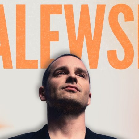 Plakat zapraszający w niedzielę 24 sierpnia 2025 r. do Ostródy na koncert Zalewski & Smolik // Kev Fox & Kępiński / Kowalonek Ostróda 2025.