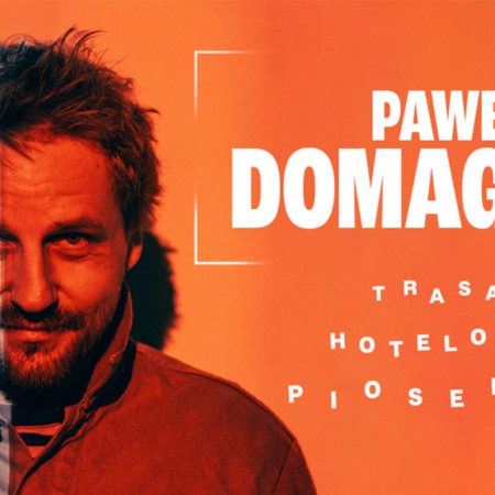 Plakat zapraszający na Koncert Hotelowe Piosenki - Paweł Domagała 2025.