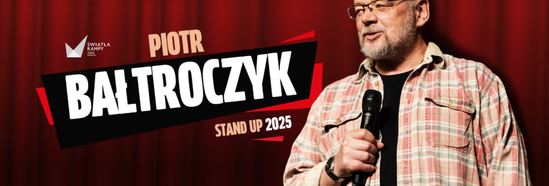 Plakat zapraszający w sobotę 18 października 2025 r. do Szczytna na Stand-Up Piotr Bałtroczyk Szczytno 2025.