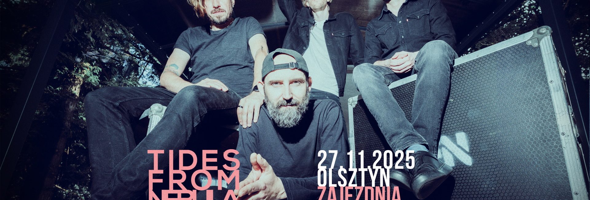 Plakat zapraszający w czwartek 27 listopada 2025 r. do Olsztyna na koncert zespołu Tides From Nebula Olsztyn 2025.