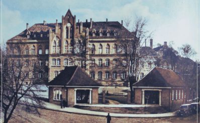 Plakat zapraszający w czwartek 18 września 2025 r. do Olsztyna na Konferencję Historyczną "80-lecie sądownictwa na Warmii i Mazurach" Olsztyn 2025. 