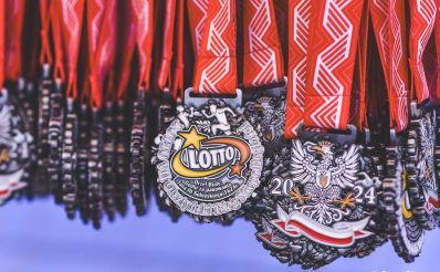 Plakat zapraszający do Olsztyna na kolejną edycję Olsztyńskiego Biegu Niepodległości Olsztyn.