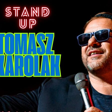 Plakat zapraszający w czwartek 23 października 2025 r. do Barczewa na Stand-Up Tomasz Karolak Barczewo 2025.