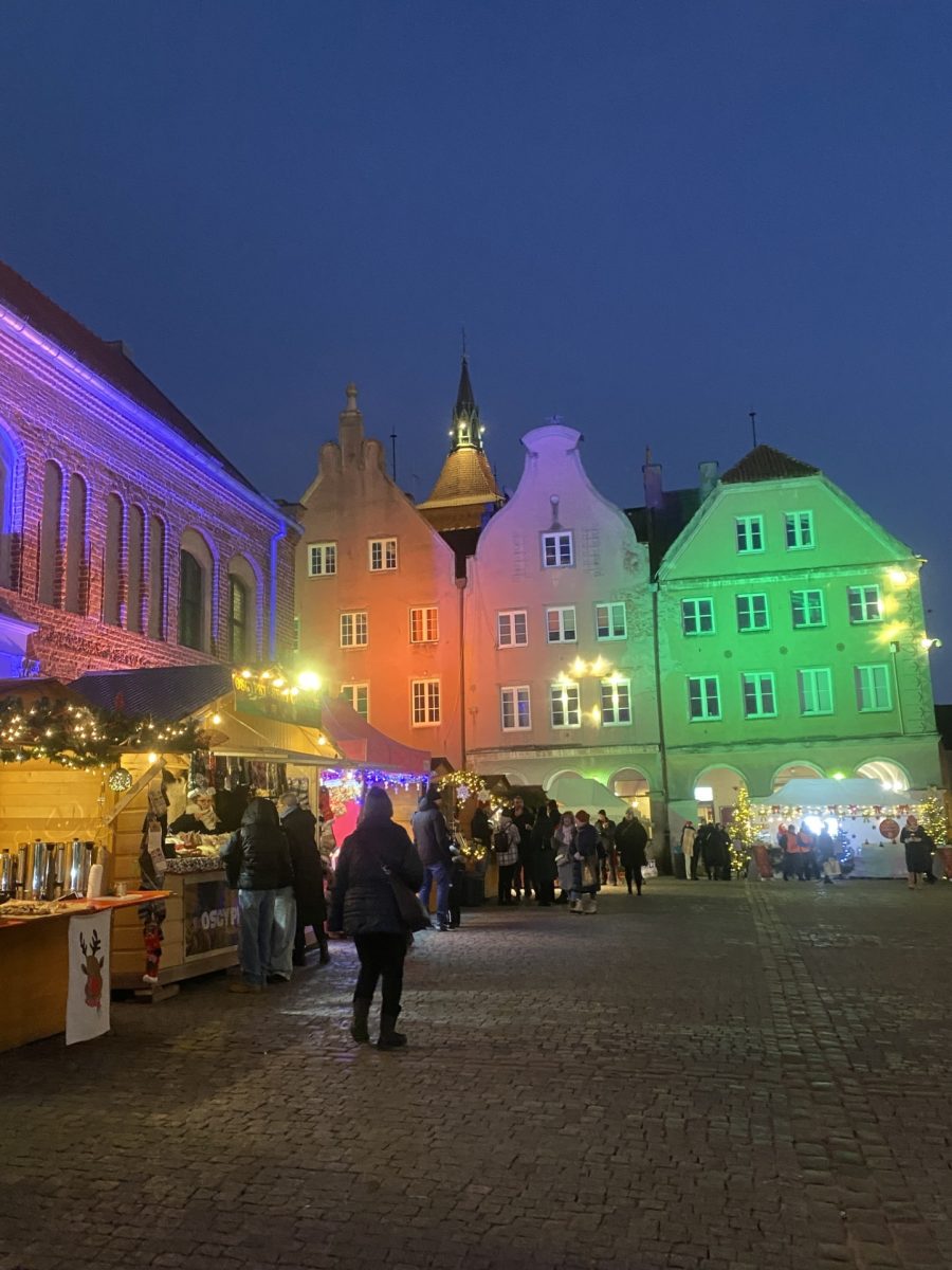 Zdjęcie zapraszające do Olsztyna na kolejną edycję Warmińskiego Jarmarku Świątecznego Olsztyn. fot. www.fb.com/kuzniaSpołeczna/