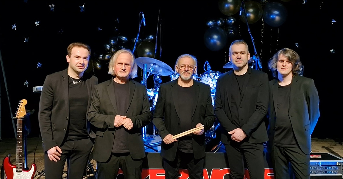 Zdjęcie zapraszające w poniedziałek 27 października 2025 r. do Szczytna na koncert zespołu Czerwone Gitary - Diamentowa Trasa 60-lecia na BIS Szczytno 2025.