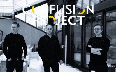 Plakat zapraszający w sobotę 22 listopada 2025 r. do Sztynortu na koncert jazzowy zespołu Confusion Project Memuak Sztynort 2025. 