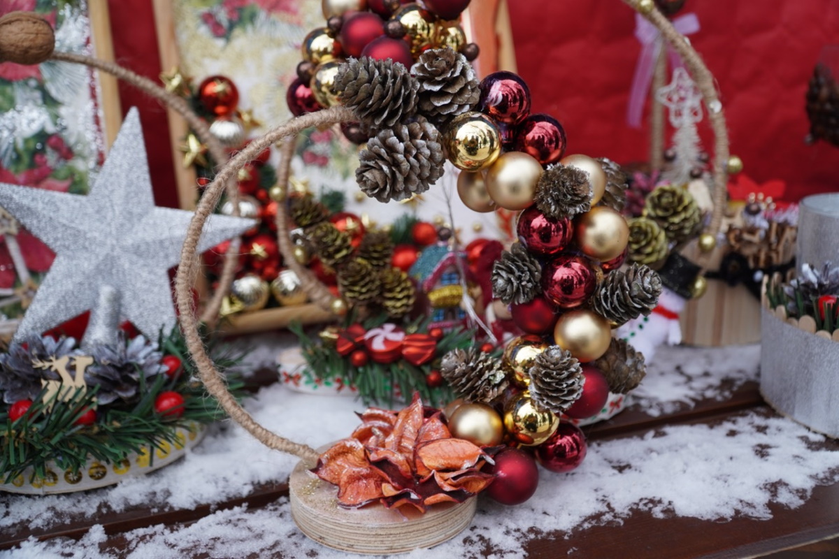 Zdjęcie zapraszające na coroczny Jarmark Bożonarodzeniowy w Giżycku.