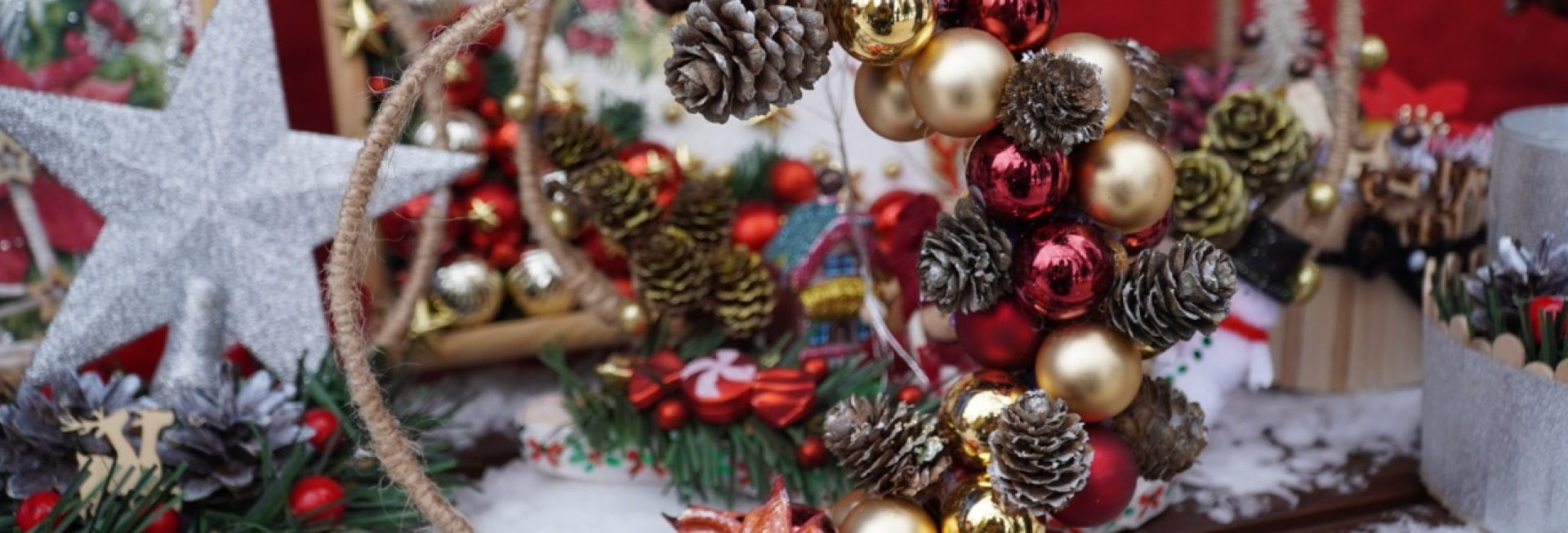 Zdjęcie zapraszające na coroczny Jarmark Bożonarodzeniowy w Giżycku.