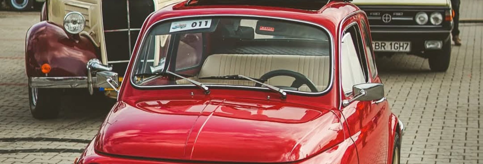 Zdjęcie zapraszające do Lubawy na kolną edycję Zlotu Pojazdów Klasycznych i Zabytkowych "Retro Show" Lubawa. 