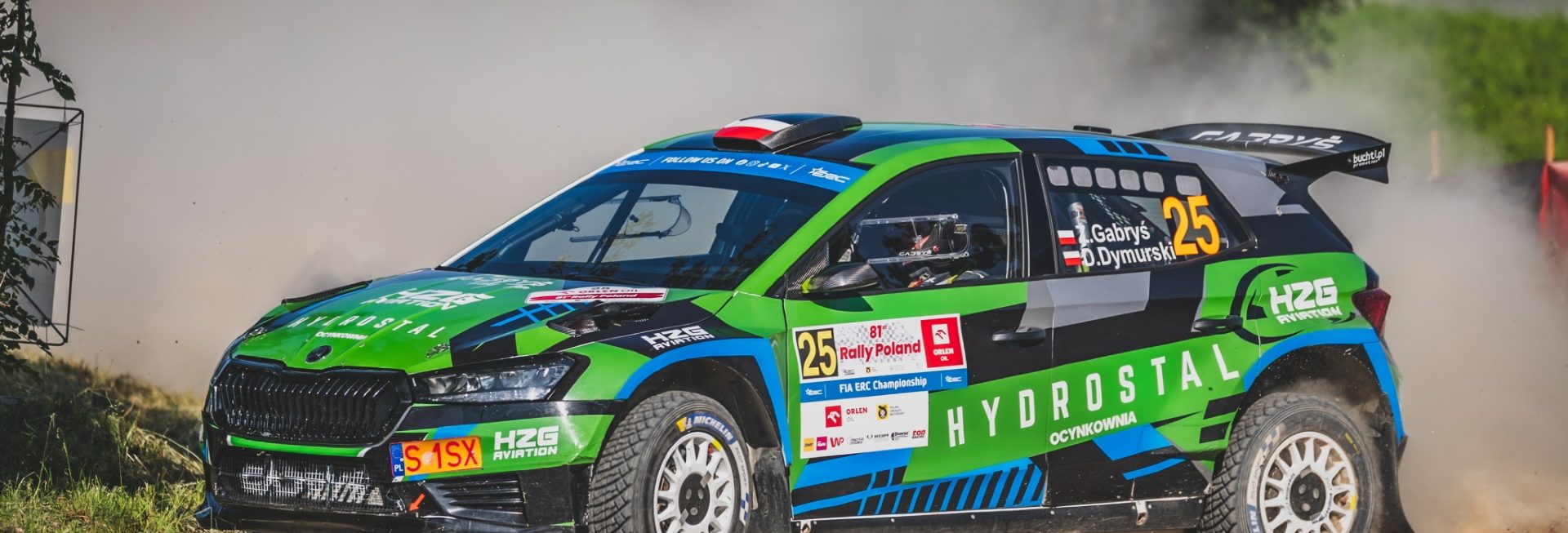 Zdjęcie zapraszające do Mikołajek na Rajd Terenowy i Rajd Legend Mikołajki Rally. i fot. www.fb.com_MiastoMikolajki , fot. Mateusz Klimek