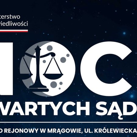 Plakat zapraszający w piątek 22 maja 2026 r. do Mrągowa na "Noc Otwartych Sądów" w Sądzie Rejonowy w Mrągowie 2026.  