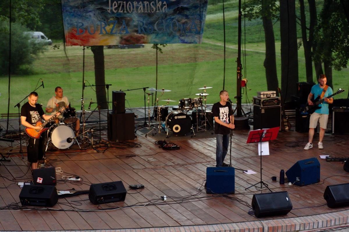 Zdjęcie zapraszające do Jezioran na Jeziorańską Burzę Rockową Jeziorany 