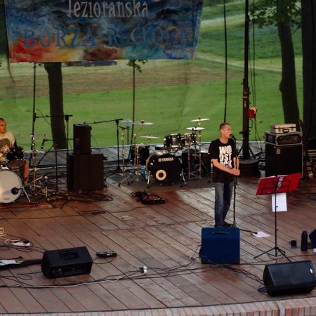 Zdjęcie zapraszające do Jezioran na Jeziorańską Burzę Rockową Jeziorany 
